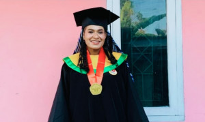 Arlina Karoba, Putri Wamena yang Menggapai Mimpi di Wisuda UNJA