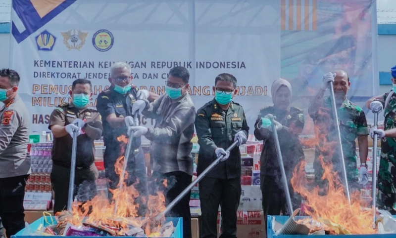 Bea Cukai Jambi Musnahkan Barang Bukti Sebanyak 3,2 Juta Batang Rokok Ilegal