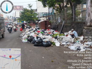 Mogok Kerja Petugas, Sampah Menggunung di Sejumlah TPS Kota Jambi