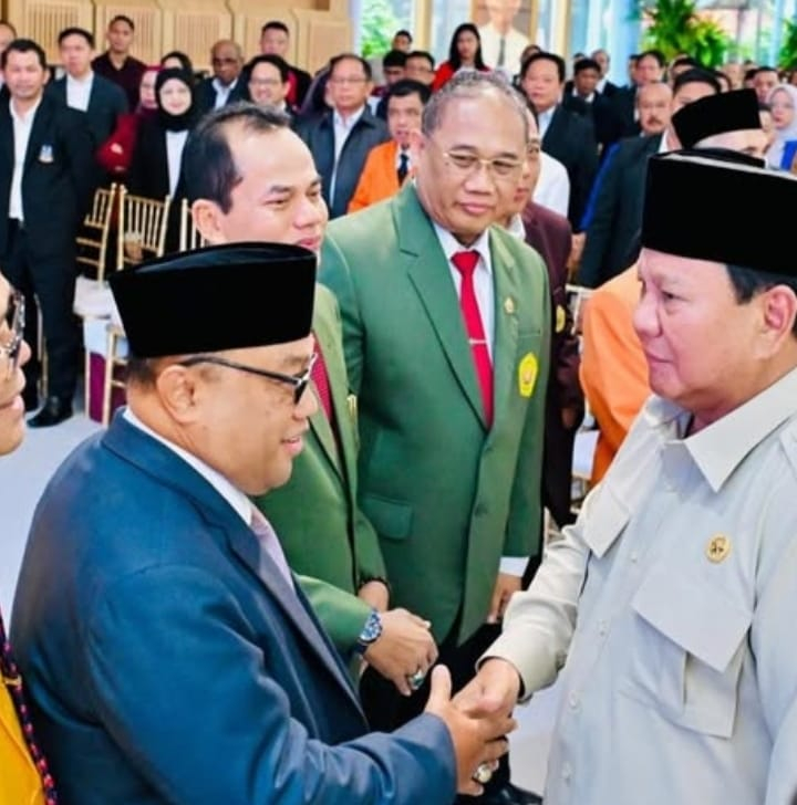 Rektor UNJA Prof. Dr. Helmi, S.H., M.H. Hadiri undangan resmi Presiden di Istana Negara.