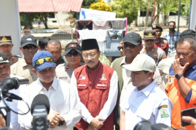 Menteri Dalam Negeri RI Tito Karnavian dan Menteri Sosial RI Saifullah Yusuf dalam kunjungan kerja ke Kabupaten Pidie Jaya, Jumat (6/3/2026).