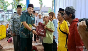 Bupati M. Syukur Sebut Petugas Kebersihan Pahlawan, Pastikan Gaji Dibayar Tunai