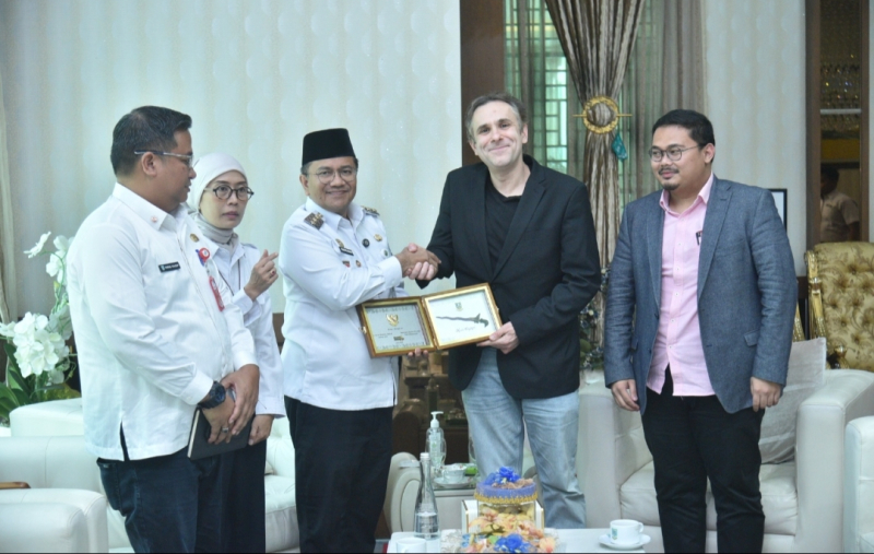 Pertemuan Wali Kota Jambi, Maulana, bersama akademisi dari University of Ljubljana, Profesor Lan Umek, di rumah dinas wali kota, Selasa (8/4/2026).