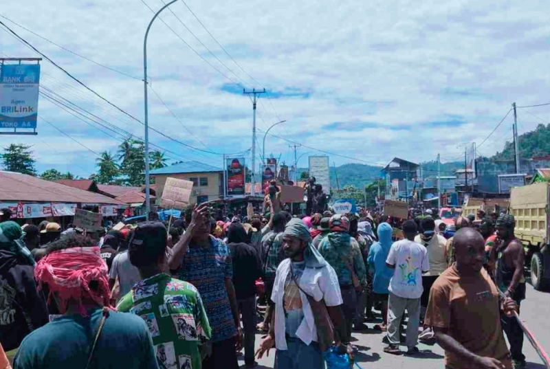 Aksi Unjuk Rasa dari Front Rakyat Bergerak di Nabire