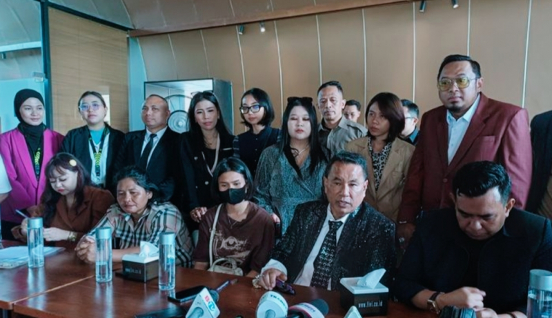 Hotman Paris Gelar Konferensi Pers 