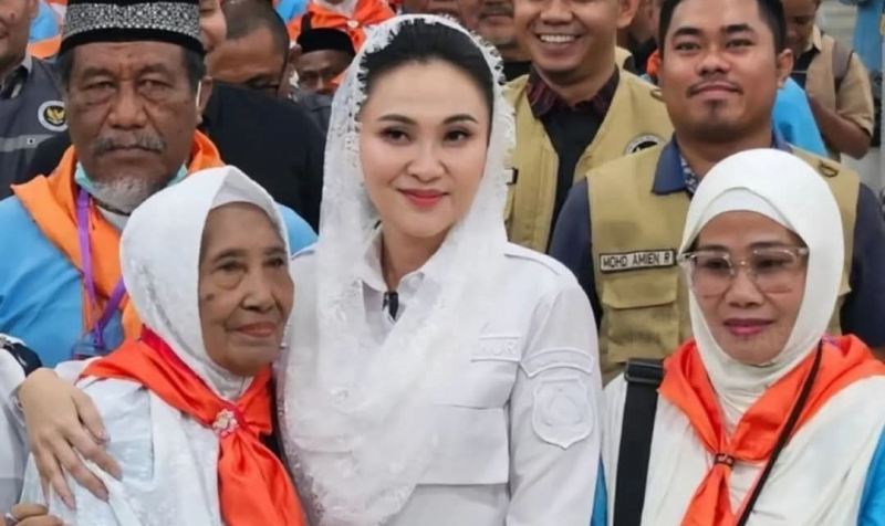 Gubernur Sherly Tjoanda Lepas 374 Calon Jamaah Haji, Beri Uang Saku Rp1,5 Juta per Orang