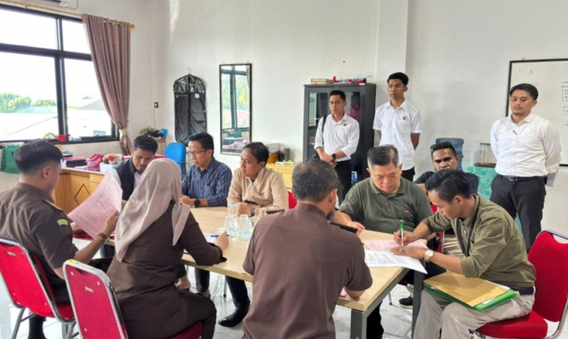 Tiga Tersangka Korupsi Pengadaan Bahan Kimia PDAM Tirta Mayang Ditahan, Kerugian Negara Rp4,4 Miliar