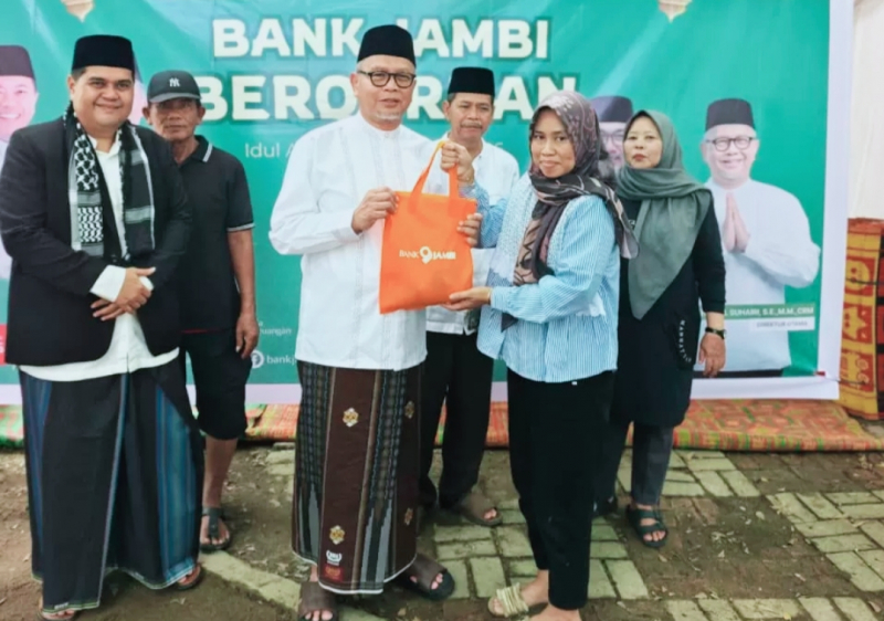 Bank Jambi Salurkan 42 Sapi dan 5 Kambing Kurban pada Idul Adha 1447 H