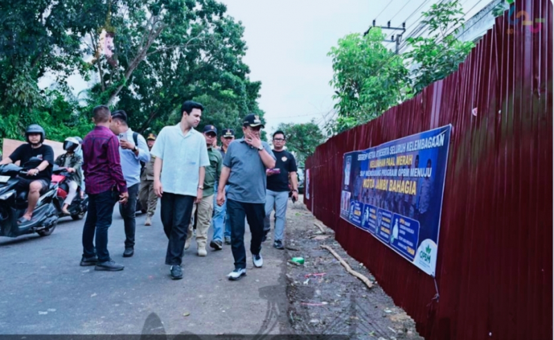 Walikota Jambi  Tutup TPS Liar Paal Merah. 