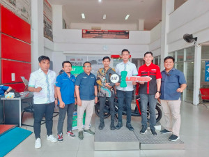 Nasabah BAF Jambi Terima Hadiah Utama Yamaha Mio M3 dari Program Semarak Berkah 2026