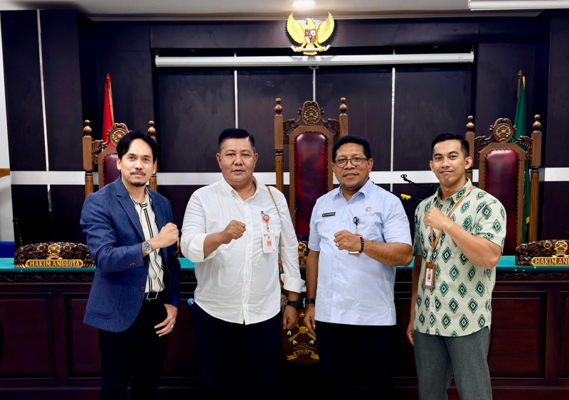 Kuasa Hukum Pemprov Papua Tengah, (dari kiri: Firmansyah, Yulius Manurung (Karo Hukum), Max Pesiwarissa (Kabid Advokasi), Ardillah (Staff Biro Hukum)