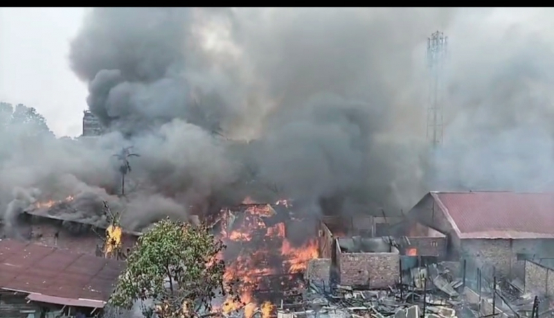 Si Jago Merah Mengamuk di Cempaka Putih, 19 Rumah Ludes Terbakar