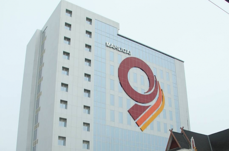 Gedung Mahligai 9 Bank Jambi Berdiri Megah