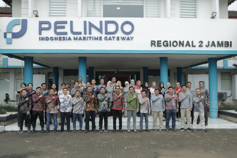 PT Pelindo Regional 2 Jambi memperingati Hari Sumpah Pemuda ke-98 melalui upacara bendera yang diikuti seluruh karyawan di lingkungan perusahaan, Rabu (28/10)